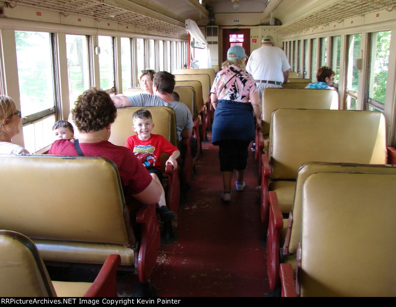 MIDH 366 interior